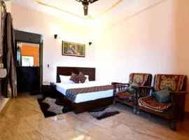 Hotel D S Residency Varanasi - Restrurant & Excellent Service