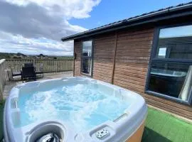 Benarty 11 with Private Hot Tub - Fife - Loch Leven - Lomond Hills - Pet Friendly