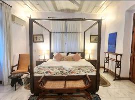 Stelliam's Luxury Heritage Suite in Campal, Goa，位于帕纳吉的酒店