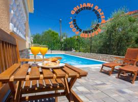 佩希恩缇纳酒店，位于希洛的带泳池的酒店