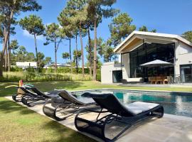 BelArt Luxury Golf Villa，位于Aroeira的酒店