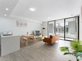 Aircabin - Rosebery - Lovely - 2 Beds Apt +Parking，位于悉尼的酒店