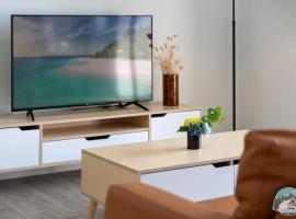 Aircabin - Rosebery - Lovely - 2 Beds Apt +Parking，位于悉尼的酒店