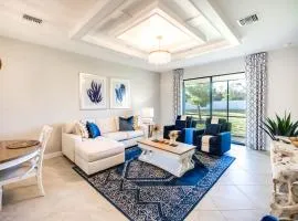 Fort Myers Retreat Screened Porch and Resort Perks!