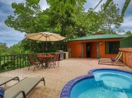 Casa Macaw Jungle Cabin w Private pool Wifi and AC