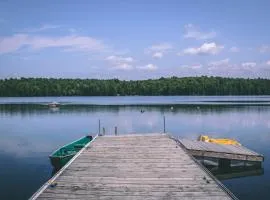 3 Bedroom Waterview Cottage Monarch Blvd 237