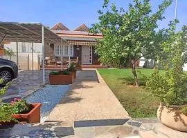 Spacious and charming Villa 800m Aguadulce beach