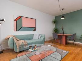 Perla's 2-BR Apt in Mar Mikhael，位于贝鲁特的酒店