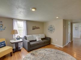 Albany Family Lake Getaway Near State Parks!，位于Albany的酒店