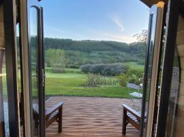 Luxury Glamping In North Yorkshire National Park & Coastal Area，位于斯卡伯勒的露营地