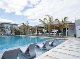 Olas del Mar by Playa Caracol Residences，位于蓬塔查梅的酒店