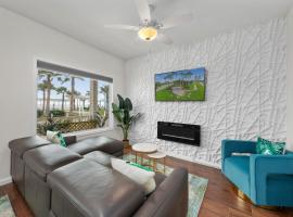 Bayfront Cottage- Pool - Hot Tub - Close to Beach，位于伊莎贝尔港的酒店