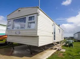 6 Berth Caravan For Hire With Wifi Near Clacton On Sea In Essex Ref 29002hv