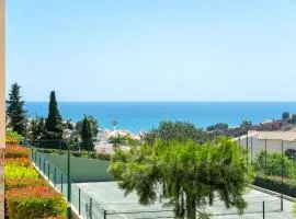 BnB Homes Ocean view Apartment with comfortable Terrace, 2 Swimming pools & Tennis court