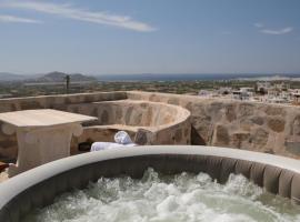 Themed House "Castle Halaros" View 17th century，位于Glinado Naxos的酒店