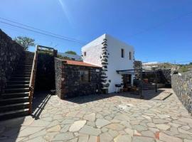 Home2Book Charming Casa Nina El Pinar, Terrace，位于El Pinar del Hierro的度假屋