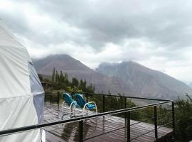 Glamping Resort Hunza，位于罕萨的豪华帐篷营地