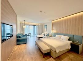 Luxury Apartment A La Carte Ha Long with Ocean view，位于下龙湾的公寓