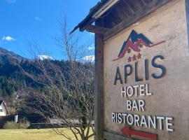 艾波利斯酒店，位于奥瓦罗的酒店