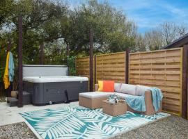 3 Bed in Clovelly 00374，位于克洛韦利的酒店
