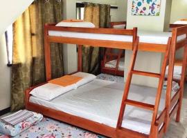 Family Room near Kawasan Falls，位于Matutinao的酒店
