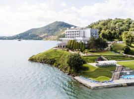 Hotel Eurobus，位于卡鲁扎的酒店