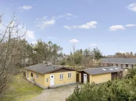 Nice Home In Blåvand With Kitchen