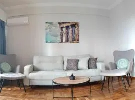 Caryatids luxury apartment