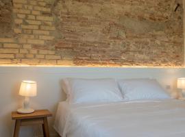 Molik&eacute; country house，位于朱利亚诺瓦的带泳池的酒店