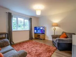2 bed flat near airport &parking