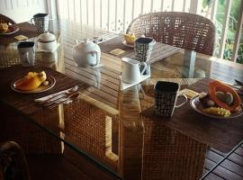 海勒华拉来住宿加早餐旅馆，位于科纳火奴考霍海港附近的酒店