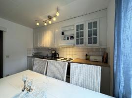 Nice, quiet apartment in central Karlstad，位于卡尔斯塔德的酒店