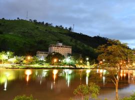 FLATs CAVALINHO BRANCO，位于阿瓜斯迪林多亚的酒店