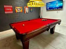 The Billiard close to downtown with fenced yard