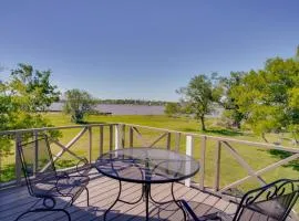 Exquisite Lake Charles Gem - Waterfront Views