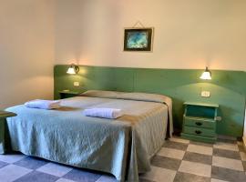 Hotel Golfo del Leone，位于波尔蒂克杜的酒店