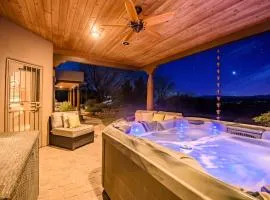 Cornville Hacienda Charm- Stunning Views, Hot Tub, Close to wineries & Nearby to Sedona!