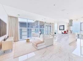Premium 2+1 BR condo in the heart of Bluewaters Island，位于迪拜的酒店