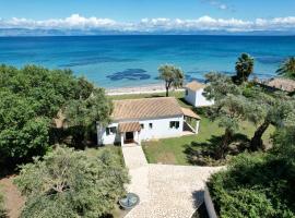 Beachfront Villa with Garden - Valentine Corfu，位于梅松吉的酒店