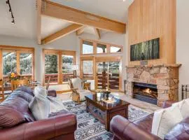 Enjoy outdoor recreation & hot tub, and near Silver Lake Village! Deer Valley Enclave 11