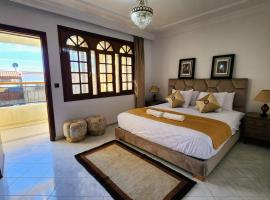 Spacious Harhoura Villa: Perfect for Families (5min to Beach)，位于埃尔哈豪拉的酒店