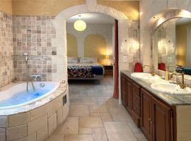 Maison avec 2 appartements, jacuzzi et accès privé à la rivière，位于Ladern-sur-Lauquet的酒店