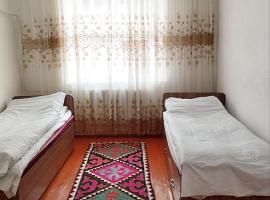 Guest House Bereke in Kyzart village，位于Bagysh的酒店
