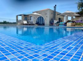 Villa Annie Crete - Private Luxury Villa with Sea and Mountain Views，位于Tsivarás的酒店