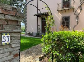 Lovely home in Chianti，位于斯特拉达的酒店