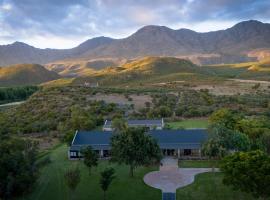 Swartberg Private Game Lodge，位于奥茨胡恩的酒店