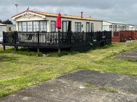 Caravan home Clacton-On-Sea St Osyth，位于Saint Osyth的度假园