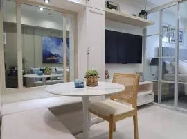Luxury Condo with a view of Manila Bay