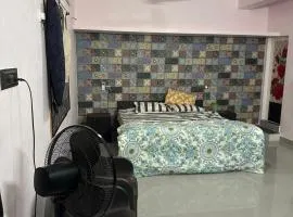 PARVATHY MURUGAN COTTAGE-2ND FLOOR for Pilgrims, family and Bachelors only