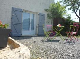 Logement des pivoines，位于Rouillé的酒店